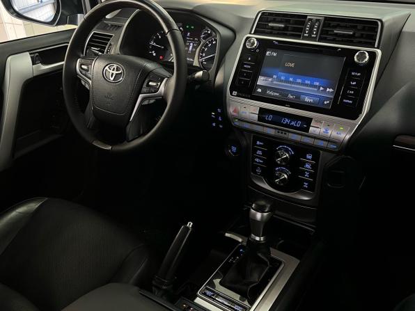Toyota Land Cruiser Prado 150 Series Рестайлинг 2 с пробегом 2018 года, цена 4 750 000 рублей, 89426 км, внедорожник, Автокод Объявления