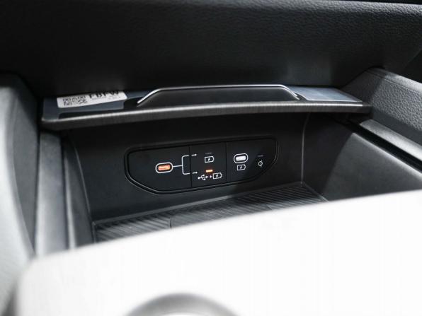 Kia Sportage V с пробегом 2025 года, цена 4 979 900 рублей, 5000 км, внедорожник, Автокод Объявления