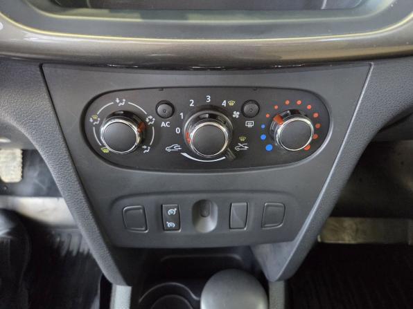 Renault Sandero II с пробегом 2015 года, цена 959 000 рублей, 69574 км, хэтчбек, Автокод Объявления
