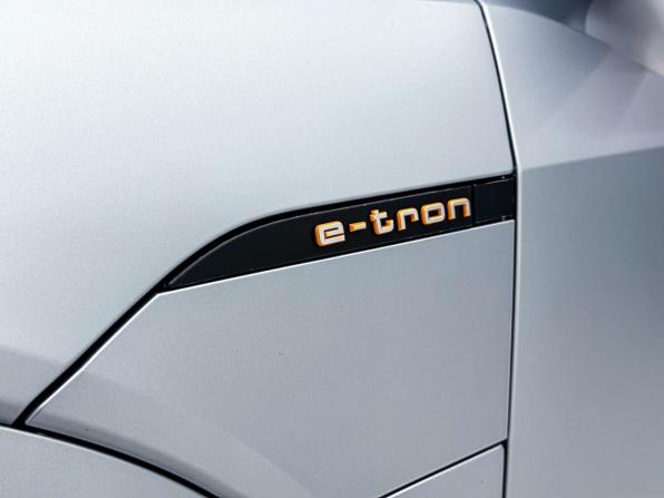 Audi e-tron I с пробегом 2019 года, цена 5 099 990 рублей, 38195 км, внедорожник, Автокод Объявления