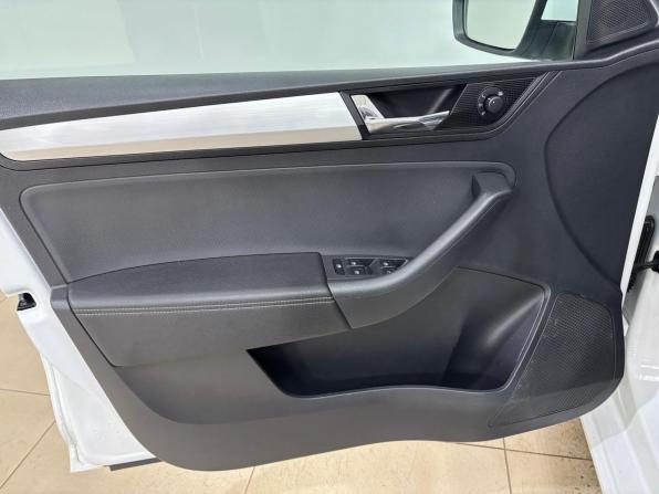 Skoda Rapid I Рестайлинг с пробегом 2019 года, цена 1 490 000 рублей, 56921 км, лифтбек, Автокод Объявления