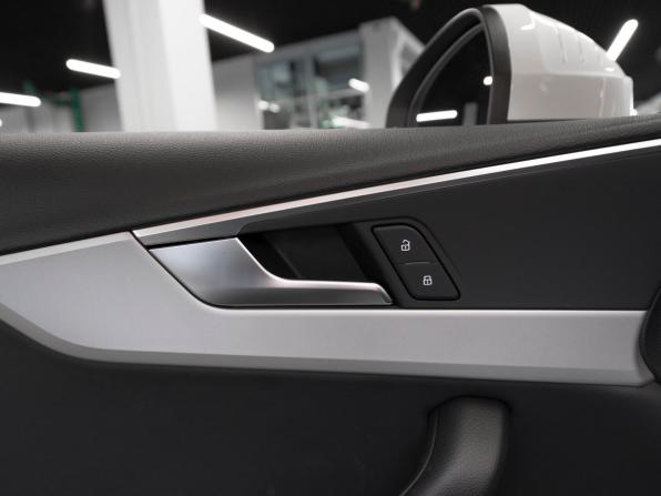 Audi A4 V (B9) Рестайлинг с пробегом 2020 года, цена 3 270 000 рублей, 54150 км, седан, Автокод Объявления
