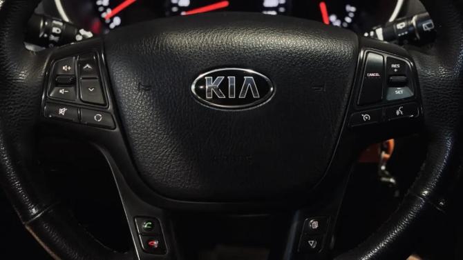Kia Sorento II Рестайлинг с пробегом 2013 года, цена 1 650 000 рублей, 169000 км, внедорожник, Автокод Объявления