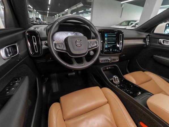 Volvo XC40 I с пробегом 2021 года, цена 3 610 000 рублей, 45529 км, внедорожник, Автокод Объявления