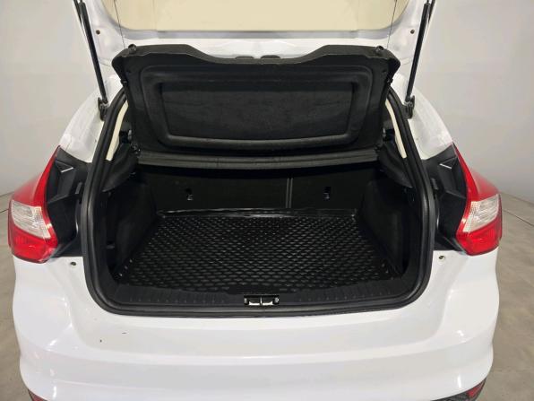 Ford Focus III с пробегом 2013 года, цена 950 000 рублей, 93793 км, хэтчбек, Автокод Объявления
