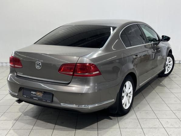 Volkswagen Passat B7 с пробегом 2011 года, цена 975 000 рублей, 213221 км, седан, Автокод Объявления