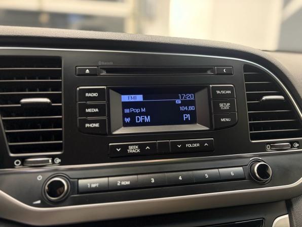 Hyundai Elantra VI (AD) с пробегом 2018 года, цена 1 590 000 рублей, 150000 км, седан, Автокод Объявления