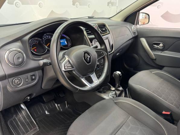 Renault Logan II Рестайлинг с пробегом 2018 года, цена 1 199 000 рублей, 79534 км, седан, Автокод Объявления