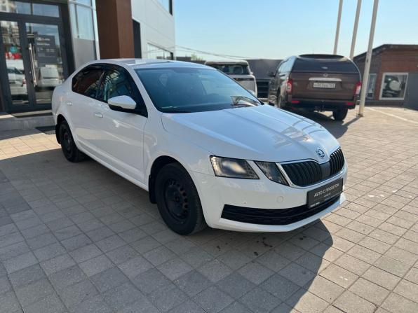 Skoda Octavia III (A7) Рестайлинг с пробегом 2017 года, цена 1 320 000 рублей, 135957 км, лифтбек, Автокод Объявления