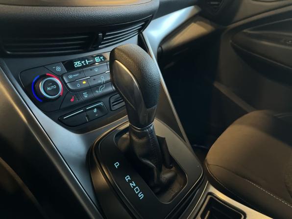 Ford Kuga II Рестайлинг с пробегом 2018 года, цена 1 650 000 рублей, 76500 км, внедорожник, Автокод Объявления