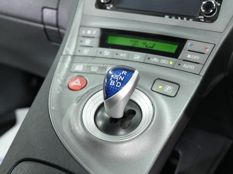 Toyota Prius III Рестайлинг (XW30) Новосибирск  - изображение 26