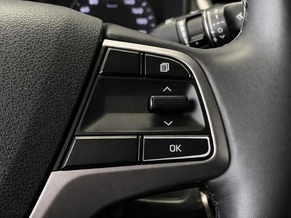 Hyundai Solaris II с пробегом 2017 года, цена 1 217 000 рублей, 85917 км, седан, Автокод Объявления