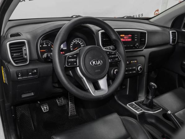 Kia Sportage IV Рестайлинг с пробегом 2018 года, цена 2 399 000 рублей, 102038 км, внедорожник, Автокод Объявления