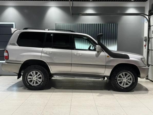 Toyota Land Cruiser 100 Series Рестайлинг 1 с пробегом 2004 года, цена 2 050 000 рублей, 302000 км, внедорожник, Автокод Объявления