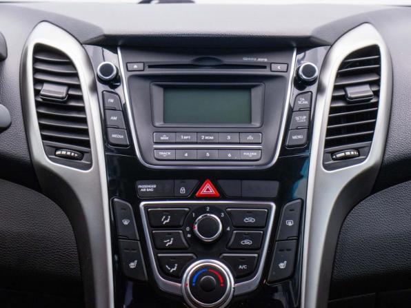 Hyundai i30 II Рестайлинг с пробегом 2015 года, цена 990 000 рублей, 275698 км, хэтчбек, Автокод Объявления