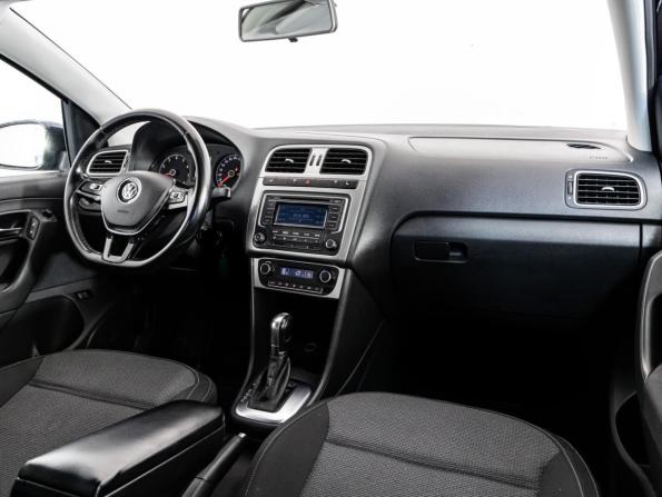 Volkswagen Polo V Рестайлинг с пробегом 2015 года, цена 999 000 рублей, 200357 км, седан, Автокод Объявления