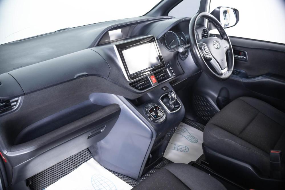 Toyota Voxy III (R80) Пермь  - изображение 14