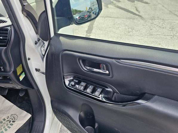 Toyota Esquire I Рестайлинг с пробегом 2018 года, цена 2 199 995 рублей, 106214 км, минивэн, Автокод Объявления