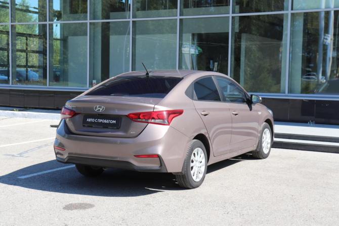 Hyundai Solaris II с пробегом 2018 года, цена 981 000 рублей, 184139 км, седан, Автокод Объявления