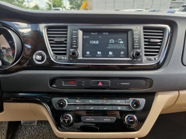 Kia Carnival III с пробегом 2018 года, цена 2 400 000 рублей, 179043 км, минивэн, Автокод Объявления