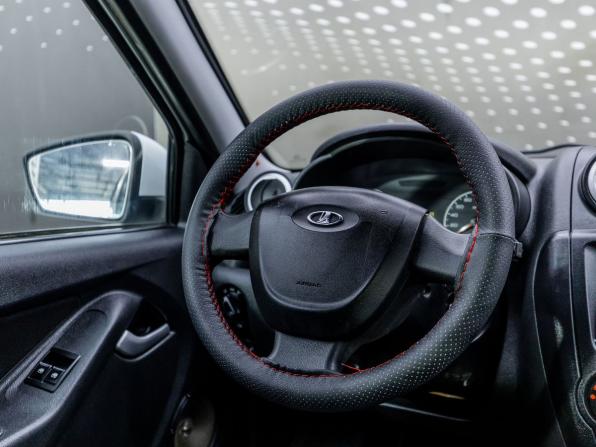 Lada (ВАЗ) Granta I с пробегом 2015 года, цена 356 000 рублей, 179500 км, лифтбек, Автокод Объявления