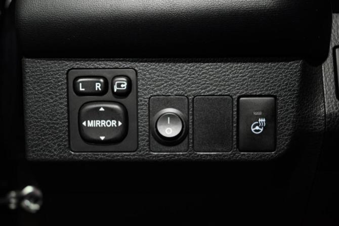 Toyota RAV4 IV (XA40) Рестайлинг с пробегом 2017 года, цена 2 799 000 рублей, 78379 км, внедорожник, Автокод Объявления