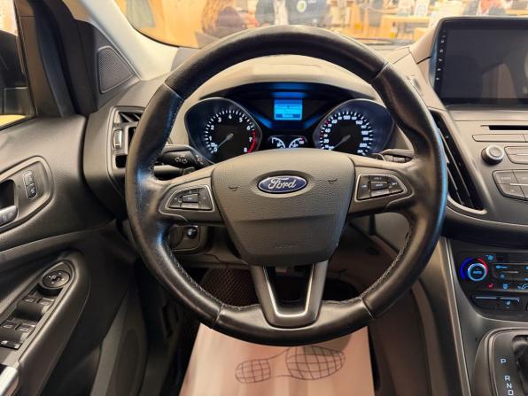 Ford Kuga II Рестайлинг с пробегом 2017 года, цена 1 590 000 рублей, 124000 км, внедорожник, Автокод Объявления
