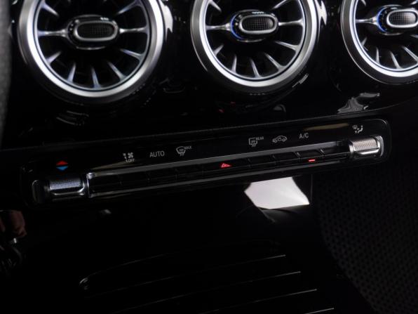Mercedes-Benz A-Класс IV (W177) с пробегом 2021 года, цена 3 199 000 рублей, 70529 км, седан, Автокод Объявления