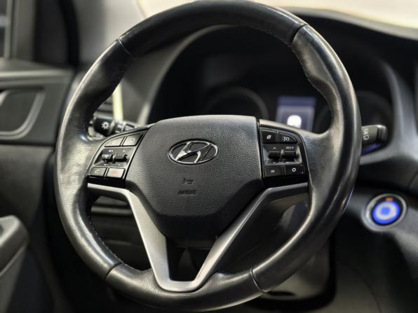 Hyundai Tucson III с пробегом 2018 года, цена 1 815 000 рублей, 204739 км, внедорожник, Автокод Объявления