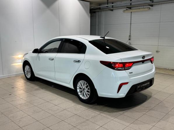 Kia Rio IV с пробегом 2018 года, цена 1 630 000 рублей, 60000 км, седан, Автокод Объявления