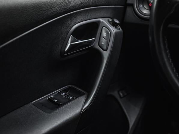 Volkswagen Polo V Рестайлинг с пробегом 2016 года, цена 989 000 рублей, 198982 км, седан, Автокод Объявления