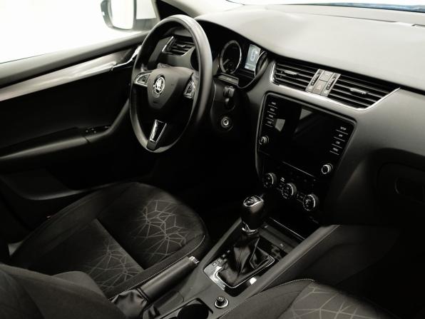 Skoda Octavia III (A7) Рестайлинг с пробегом 2020 года, цена 1 587 000 рублей, 217000 км, лифтбек, Автокод Объявления