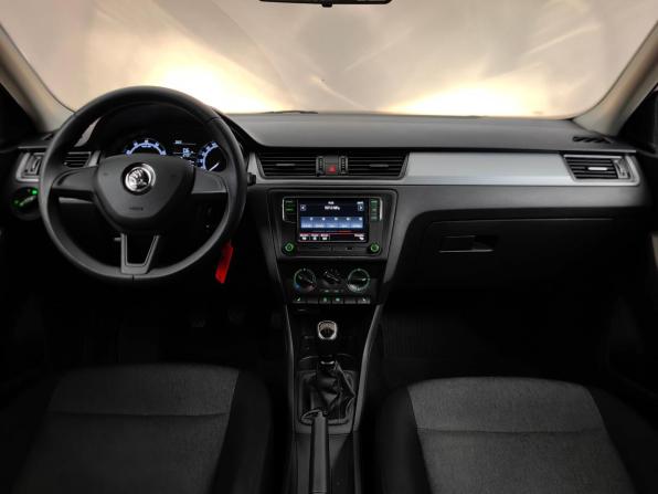 Skoda Rapid I Рестайлинг с пробегом 2018 года, цена 999 000 рублей, 123406 км, лифтбек, Автокод Объявления