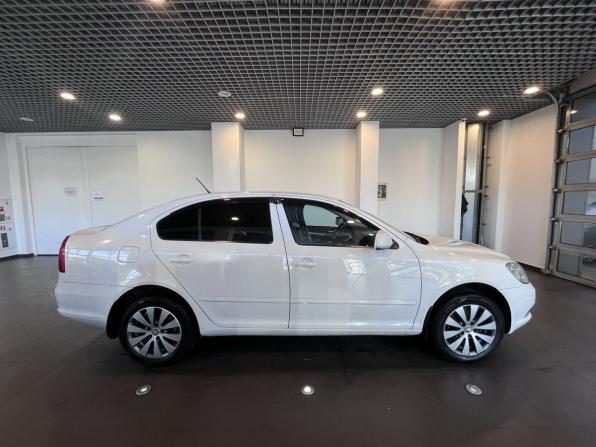 Skoda Octavia II (A5) Рестайлинг с пробегом 2013 года, цена 940 000 рублей, 125848 км, лифтбек, Автокод Объявления