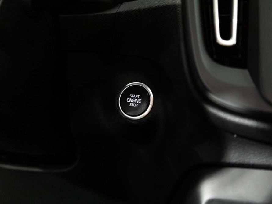 Volvo XC40 I Санкт-Петербург  - изображение 18