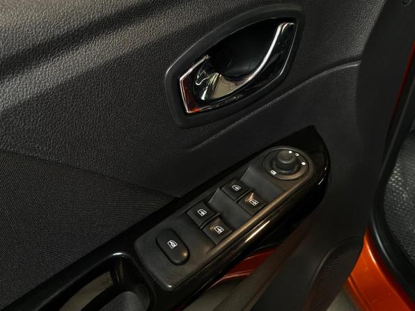 Renault Kaptur I с пробегом 2017 года, цена 1 500 000 рублей, 95928 км, внедорожник, Автокод Объявления