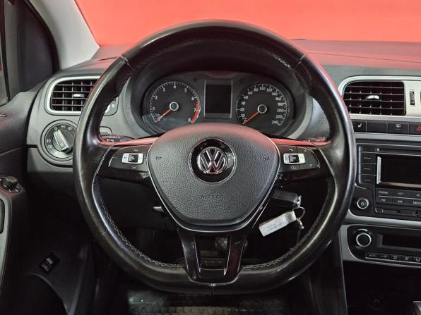 Volkswagen Polo V Рестайлинг с пробегом 2016 года, цена 1 149 000 рублей, 98221 км, седан, Автокод Объявления