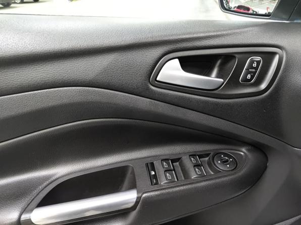 Ford Kuga II Рестайлинг с пробегом 2018 года, цена 1 702 000 рублей, 165056 км, внедорожник, Автокод Объявления
