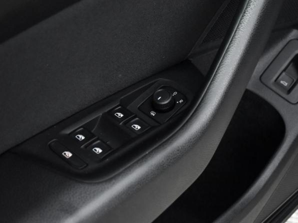 Volkswagen Passat B8 с пробегом 2017 года, цена 1 550 000 рублей, 215279 км, седан, Автокод Объявления