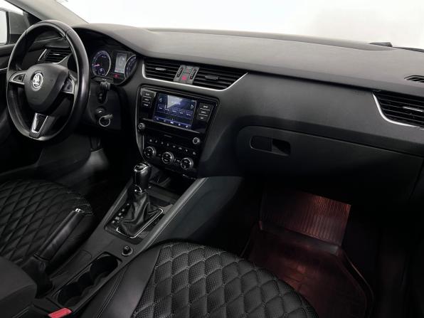 Skoda Octavia III (A7) Рестайлинг с пробегом 2017 года, цена 1 299 000 рублей, 230873 км, лифтбек, Автокод Объявления