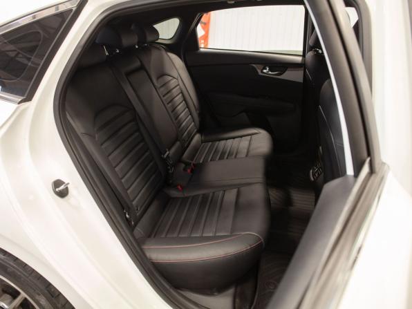 Kia K3 II Рестайлинг с пробегом 2021 года, цена 2 879 000 рублей, 72687 км, хэтчбек, Автокод Объявления