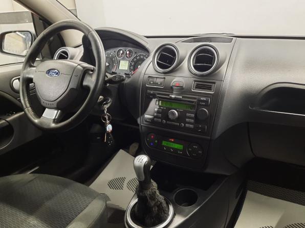 Ford Fiesta Mk5 с пробегом 2007 года, цена 259 000 рублей, 270000 км, хэтчбек, Автокод Объявления