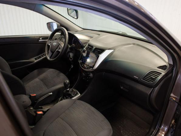 Hyundai Solaris I Рестайлинг с пробегом 2016 года, цена 985 000 рублей, 115318 км, седан, Автокод Объявления