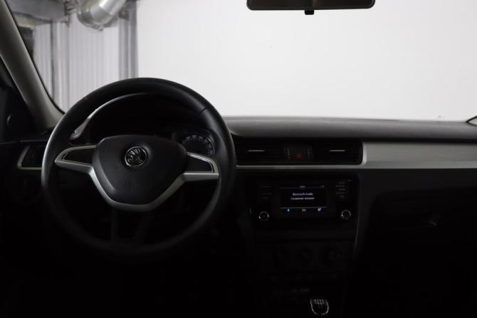 Skoda Rapid I с пробегом 2016 года, цена 899 990 рублей, 211546 км, лифтбек, Автокод Объявления