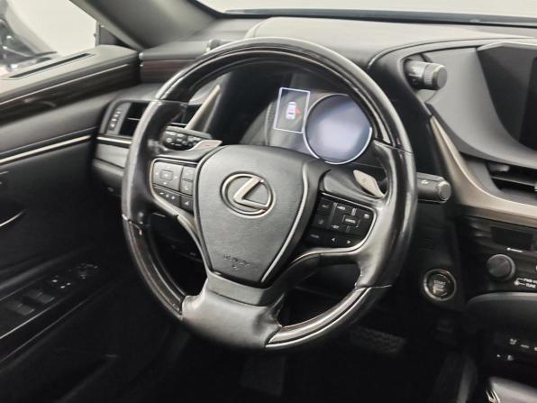 Lexus ES VII с пробегом 2019 года, цена 3 699 000 рублей, 106524 км, седан, Автокод Объявления