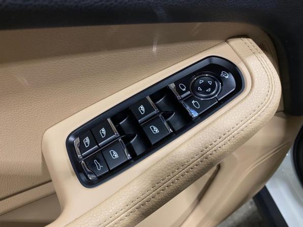 Porsche Macan I Рестайлинг с пробегом 2019 года, цена 4 950 000 рублей, 89111 км, внедорожник, Автокод Объявления
