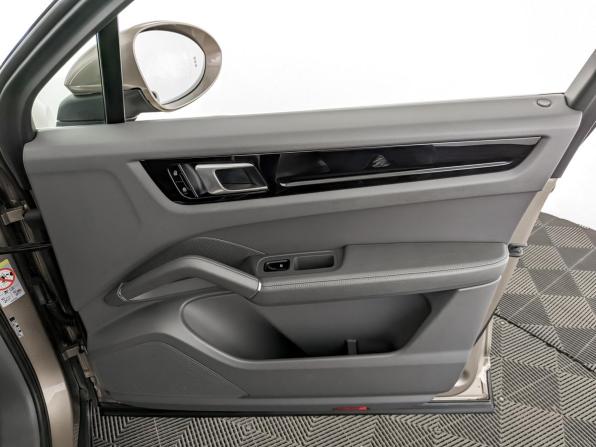 Porsche Cayenne III с пробегом 2019 года, цена 5 600 000 рублей, 123838 км, внедорожник, Автокод Объявления