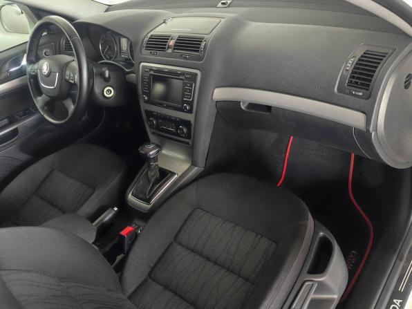 Skoda Octavia II (A5) Рестайлинг с пробегом 2012 года, цена 979 000 рублей, 174000 км, лифтбек, Автокод Объявления