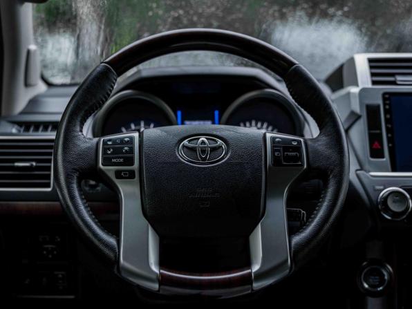 Toyota Land Cruiser Prado 150 Series Рестайлинг 1 с пробегом 2016 года, цена 3 273 000 рублей, 165651 км, внедорожник, Автокод Объявления
