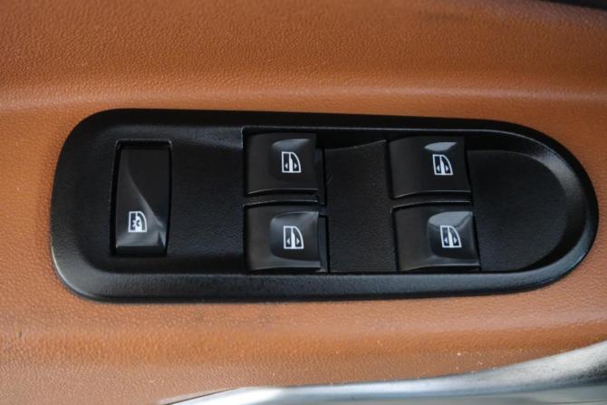 Lada (ВАЗ) XRAY I с пробегом 2018 года, цена 1 039 000 рублей, 93000 км, хэтчбек, Автокод Объявления